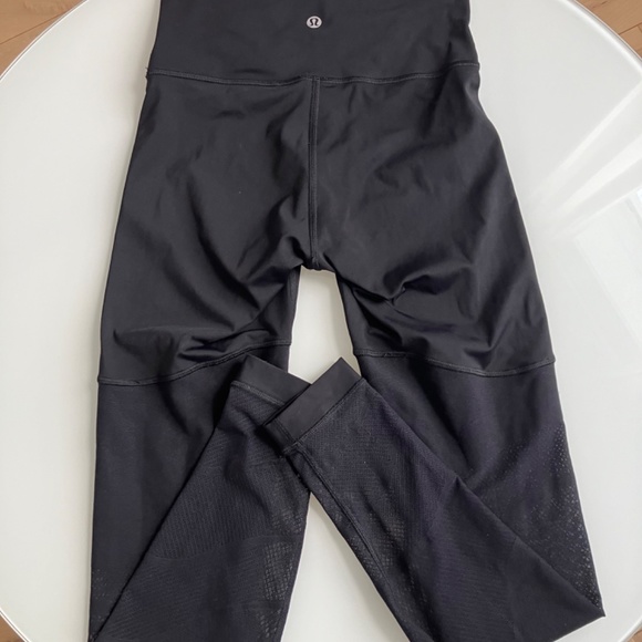 Lululemon leggings size 4 - Picture 5 of 6